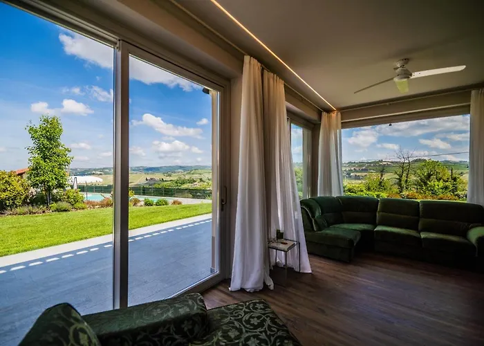 Vila Leolo' Monforte dʼAlba